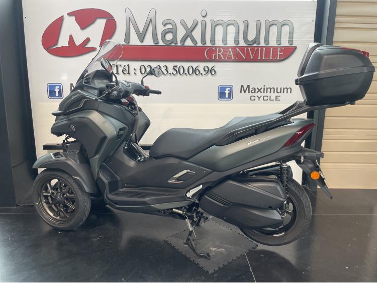 TRICITY 300