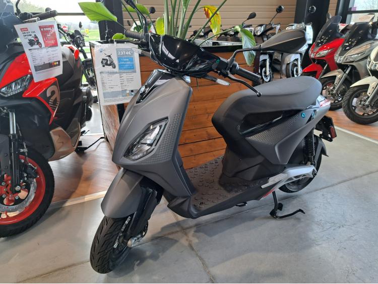 PIAGGIO 1 ACTIVE