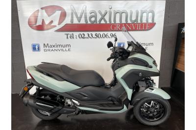 YAMAHA TRICITY 300